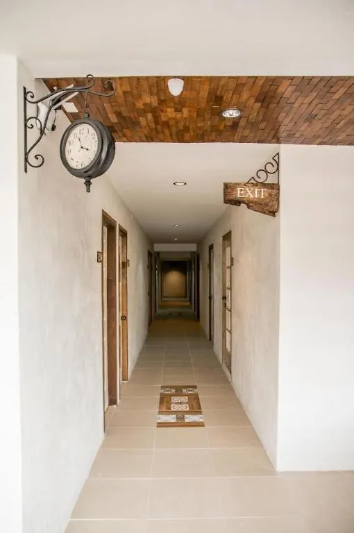 Hotel Avenija Olongapo 2*,